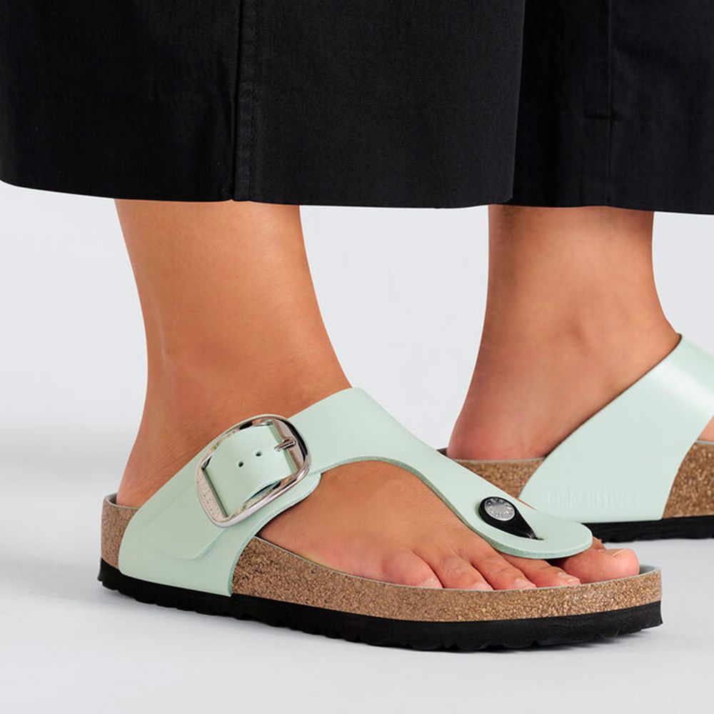 Birkenstock Women's Gizeh Big Buckle Natural Leather Patent in High-Shine Surf Green - Getoutside Shoes