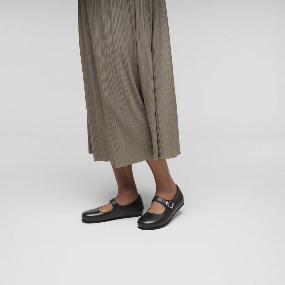 Birkenstock Women's Santa Clarita in Black - Getoutside Shoes