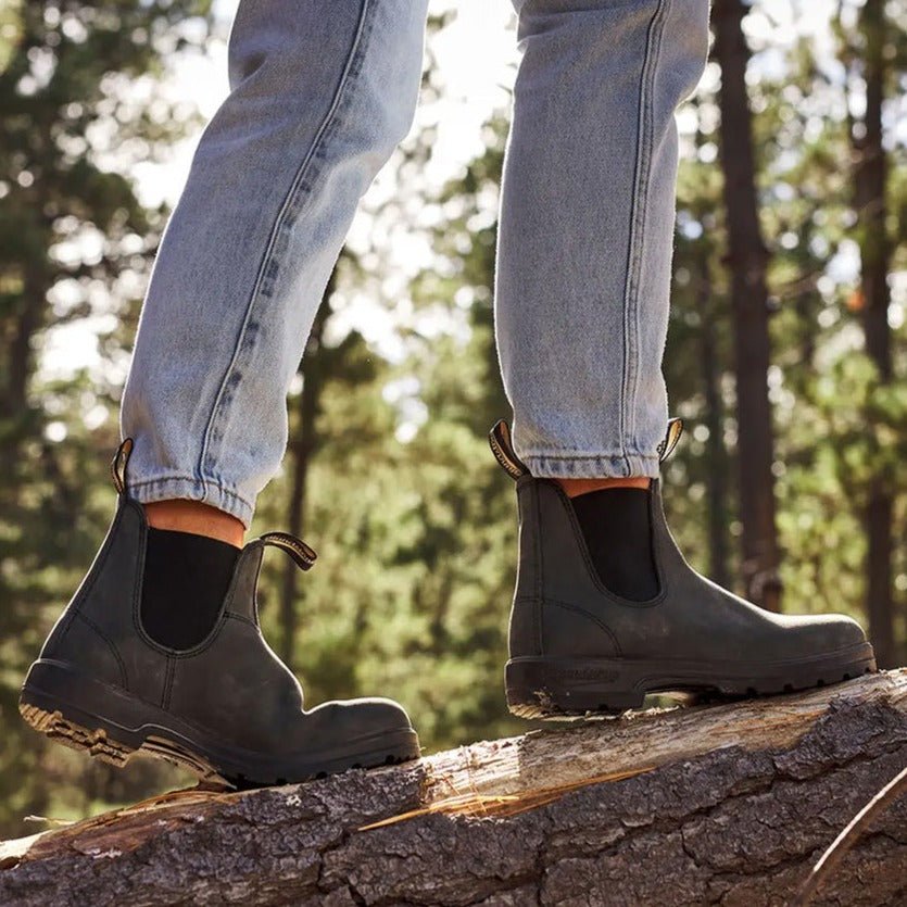 Blundstone Classic 587 in Rustic Black - Getoutside Shoes