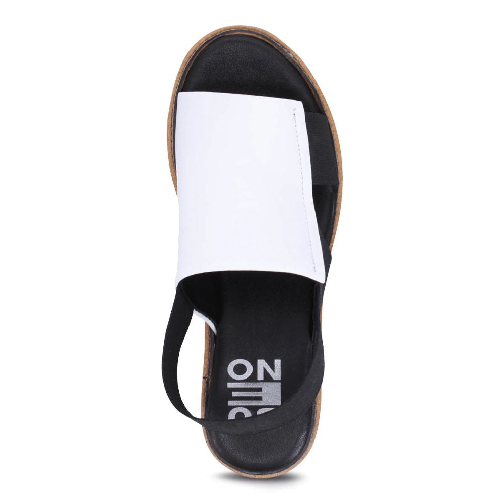 Bueno Women&#39;s Amy Flatform Sandal in White/Black
