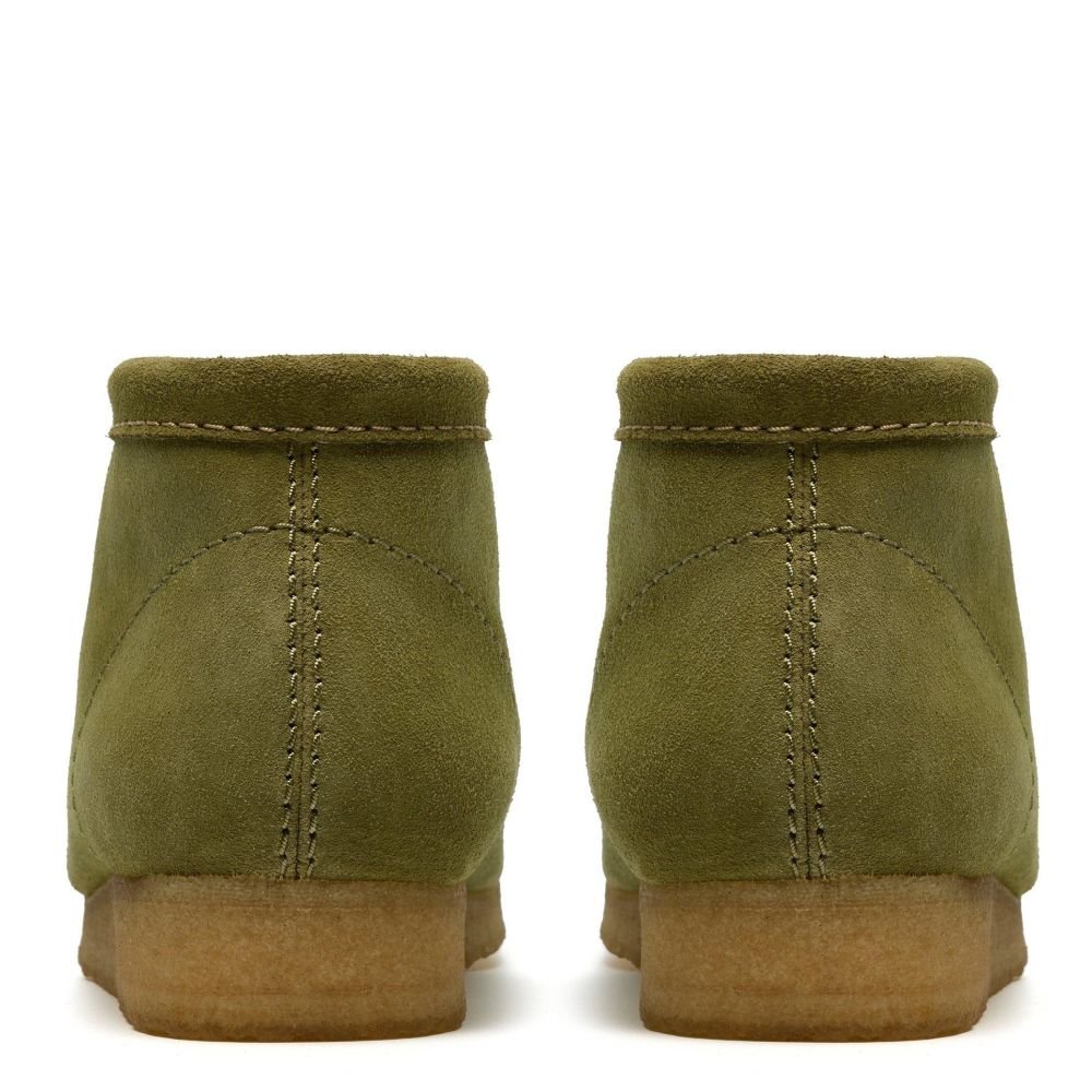 Clarks Men's Wallabee Boot in Green Suede - Getoutside Shoes