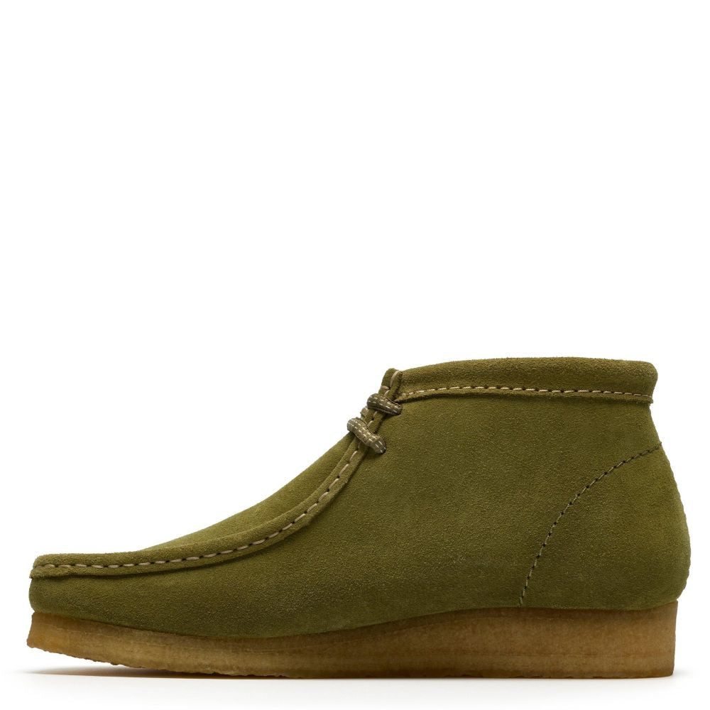 Clarks Men's Wallabee Boot in Green Suede - Getoutside Shoes