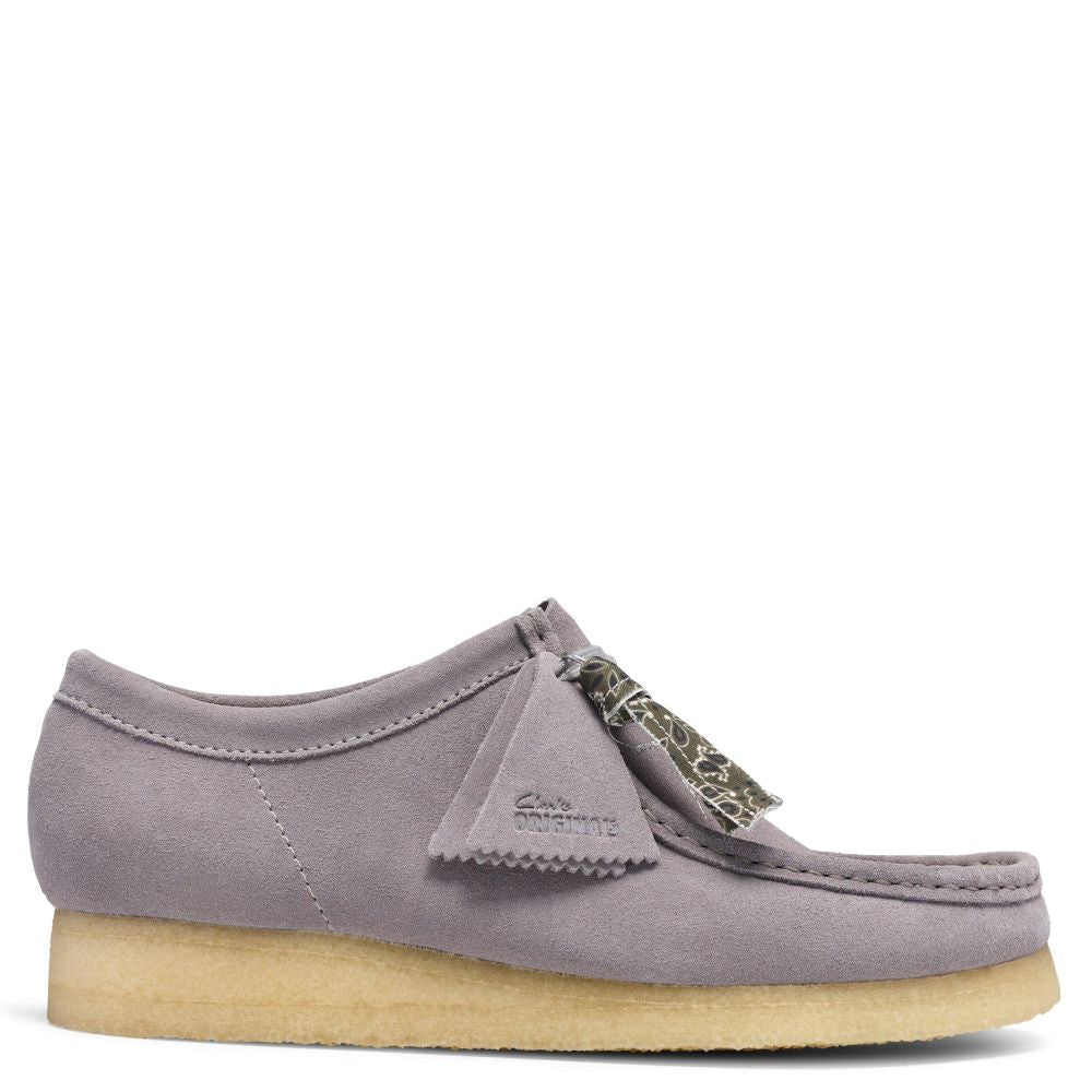 Clarks Men's Wallabee in Ash Suede - Getoutside Shoes