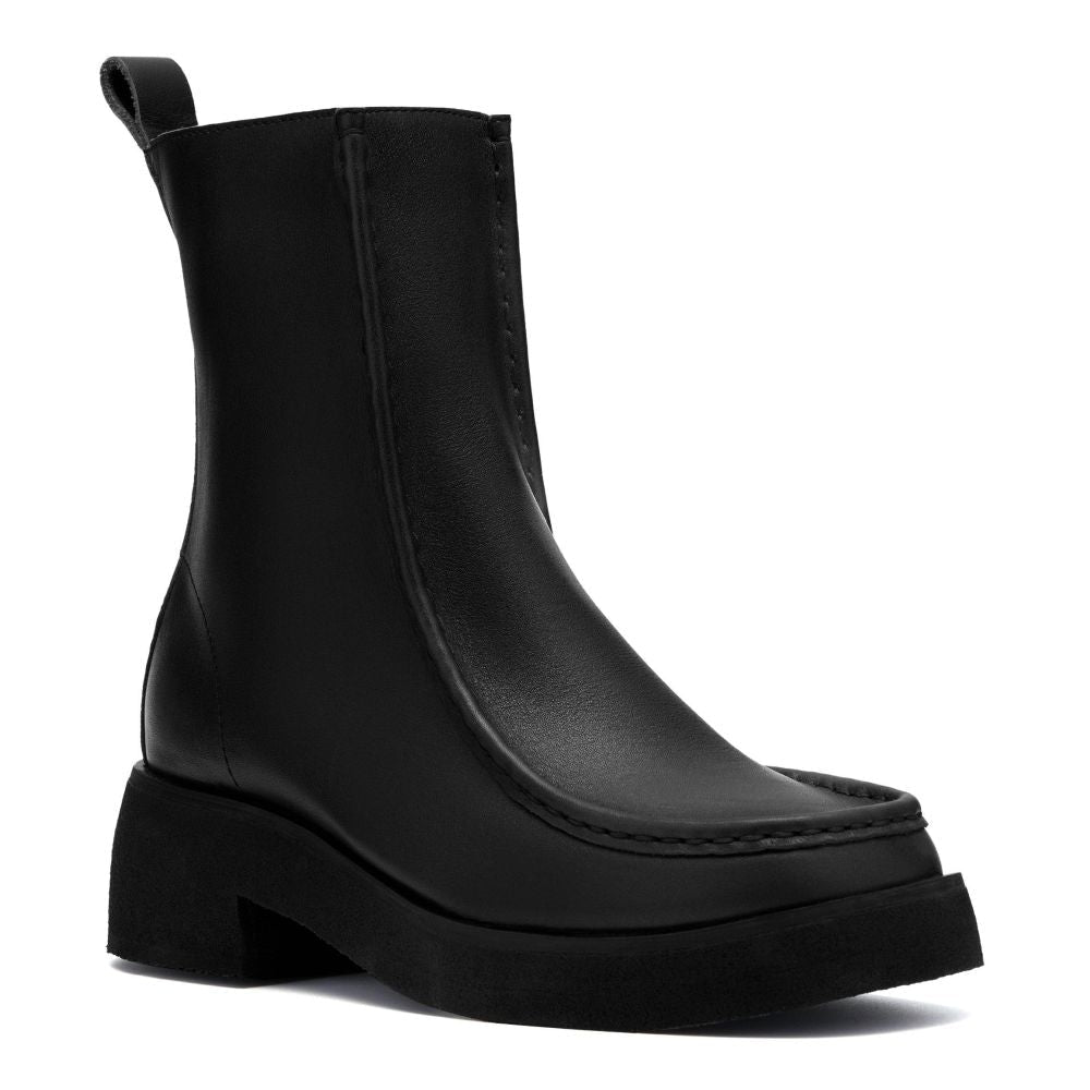 Clarks Women's Effery Zip in Black Leather - Getoutside Shoes