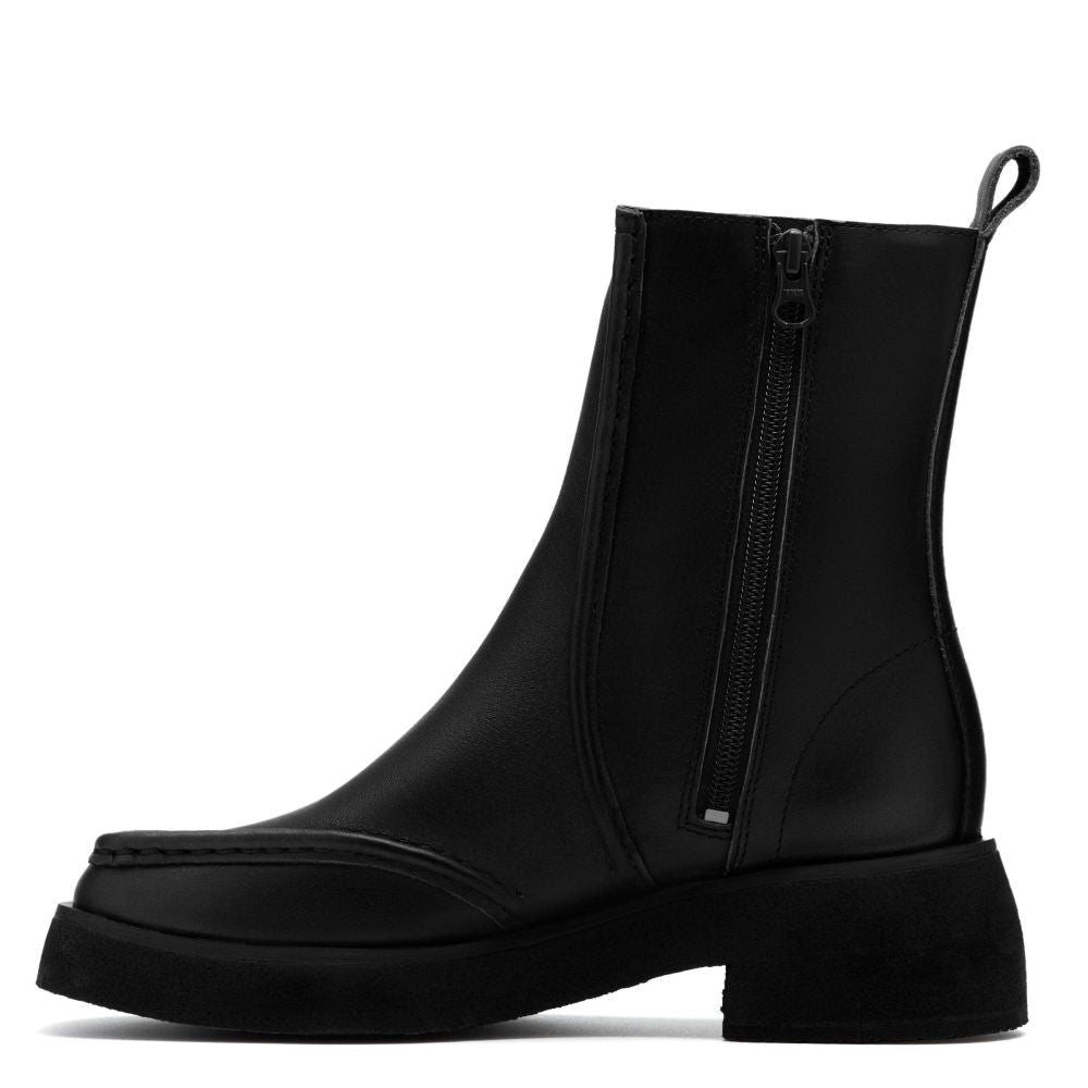 Clarks Women's Effery Zip in Black Leather - Getoutside Shoes