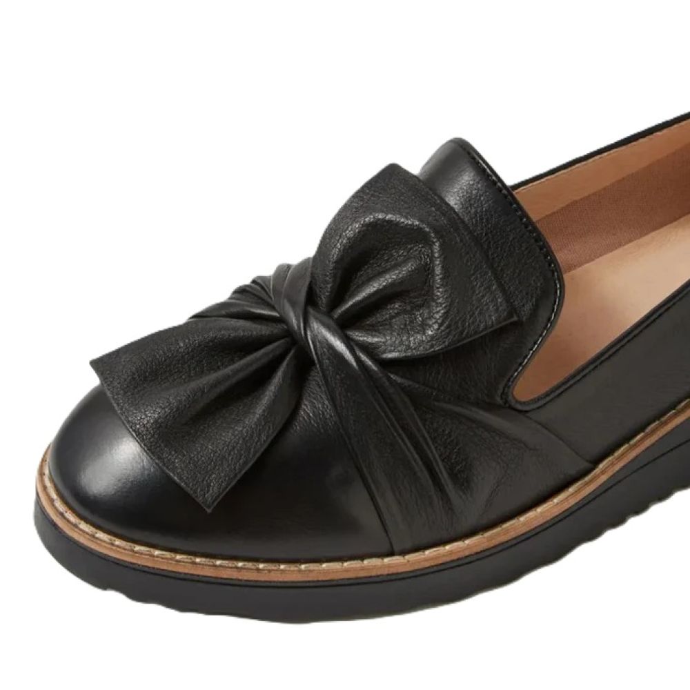 Django & Juliette Women's Oclem in Black