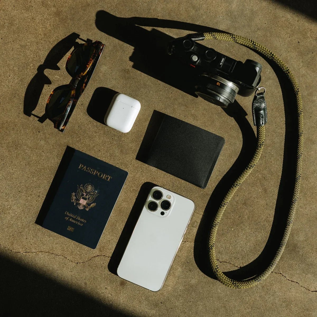 Evergoods Element Bifold Wallet in Solution Dyed Black - Getoutside Shoes