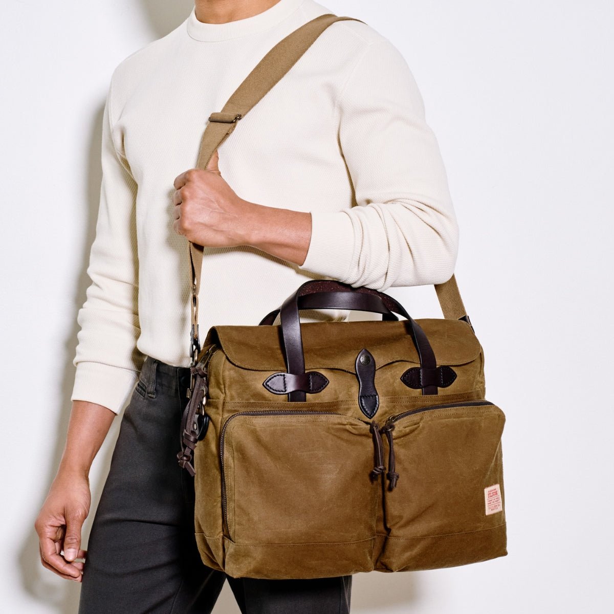 Filson 24 Hour Tin Cloth Briefcase in Dark Tan - Getoutside Shoes