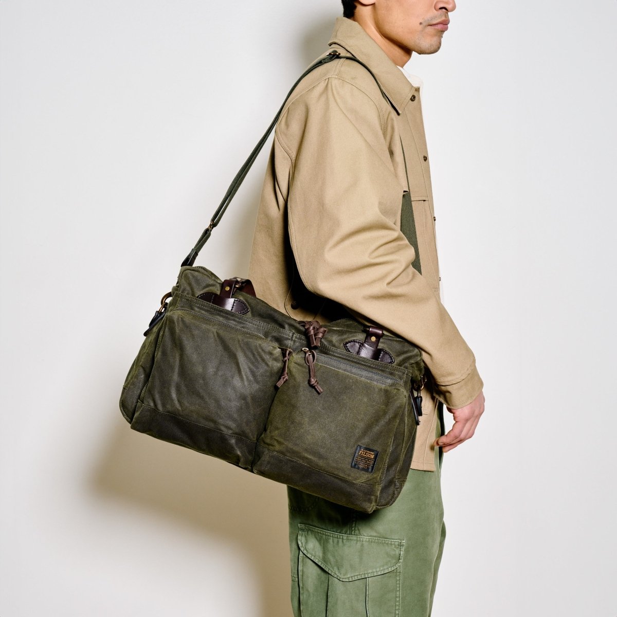 Filson 48 Hour Tin Cloth Duffle Bag in Ottergreen – Getoutside Shoes