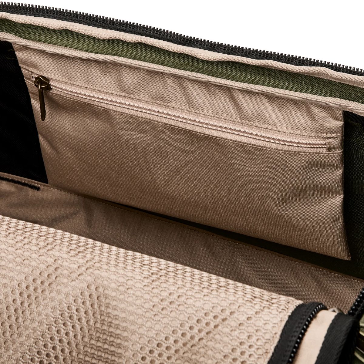 Filson All-Weather 50L Duffle in Olive/Black/Covert - Getoutside Shoes