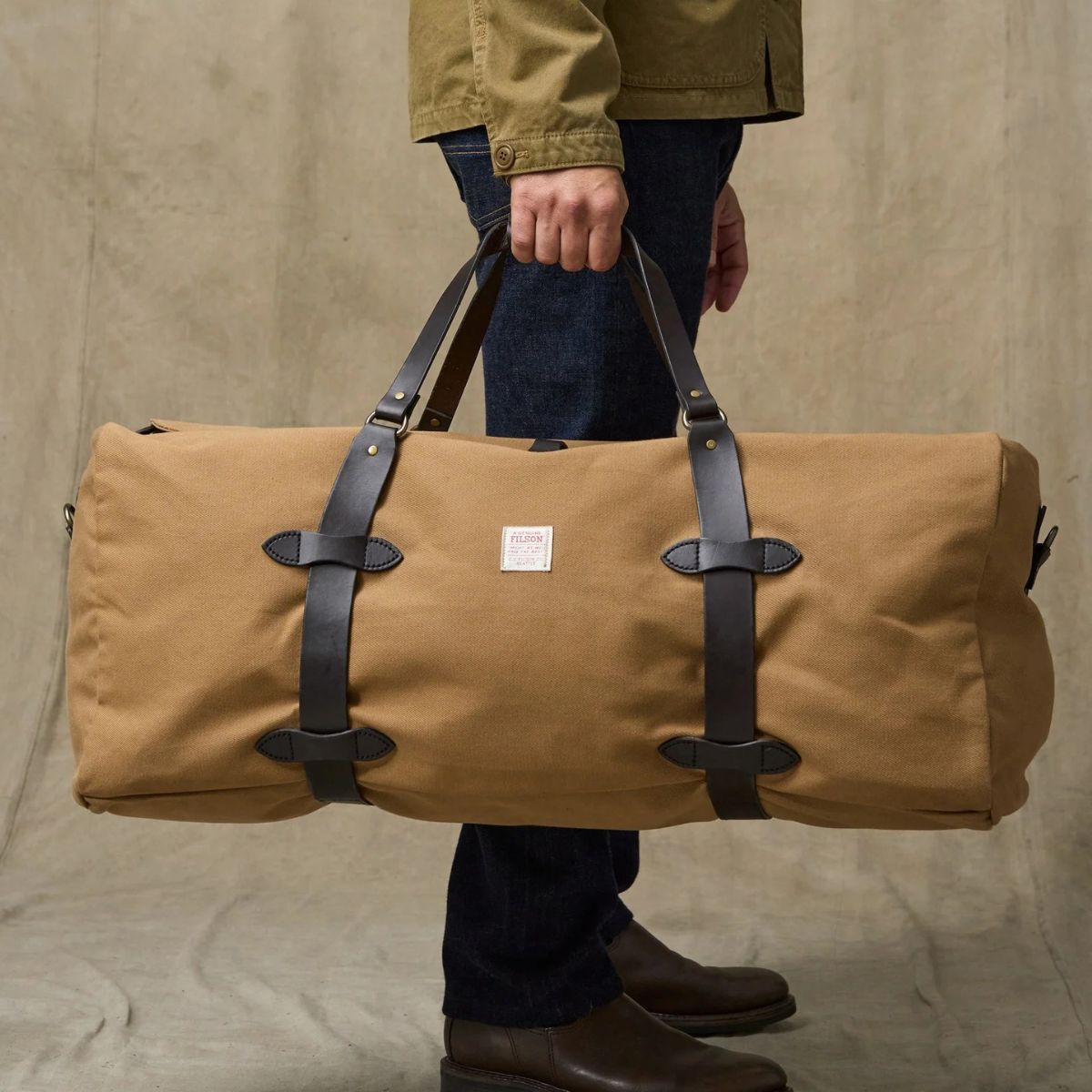 Filson Large Rugged Twill Duffle Bag in Dark Tan - Getoutside Shoes