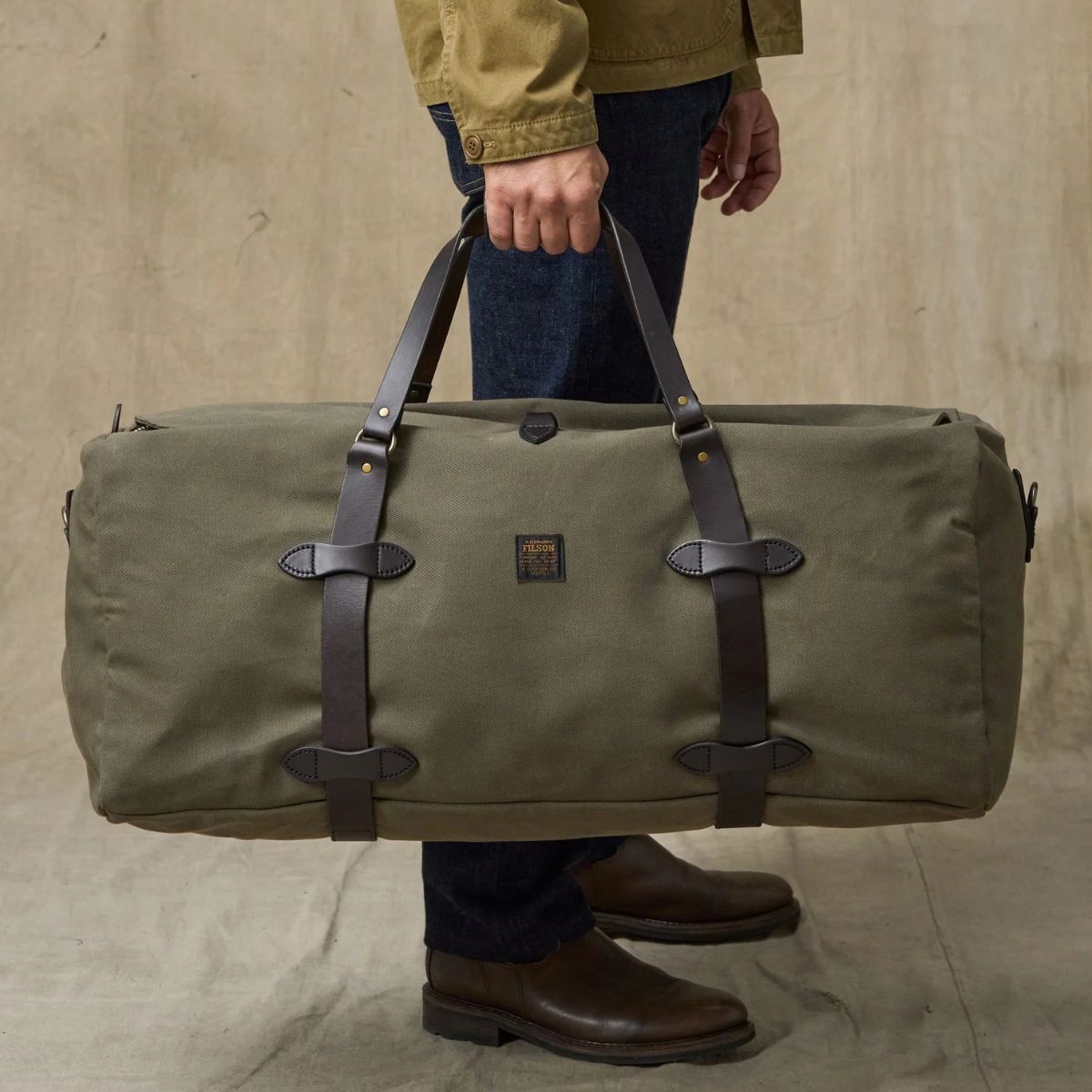 Filson Large Rugged Twill Duffle Bag in Ottergreen - Getoutside Shoes