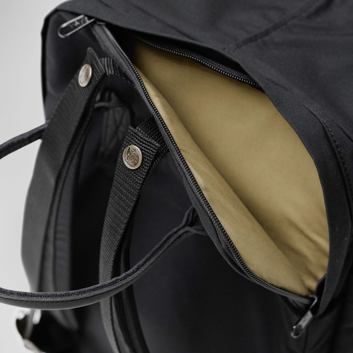 Fjallraven Kånken No.2 15" Laptop in Black - Getoutside Shoes