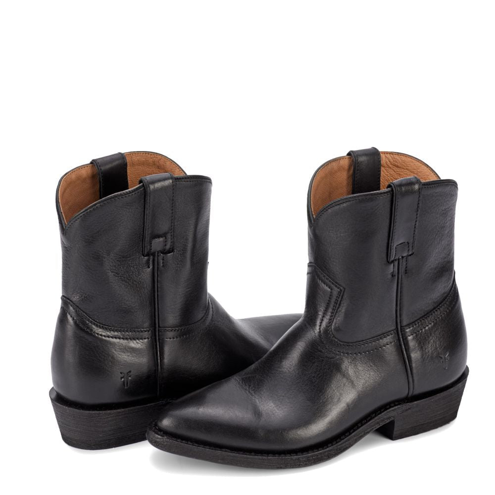 Frye Women's Billy Short in Black/Soft Tumbled Leather - Getoutside Shoes