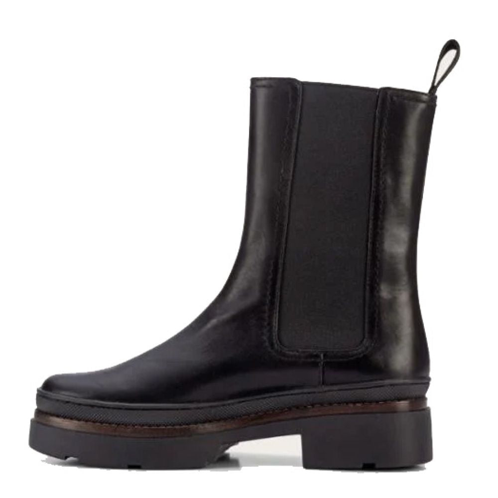 Frye Women's Chloe Chelsea in Black/Soft Calf Leather - Getoutside Shoes