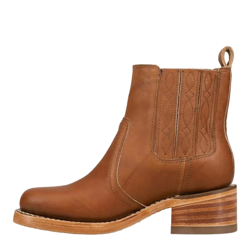 Frye Women's Campus Chelsea in Saddle/Earthquake