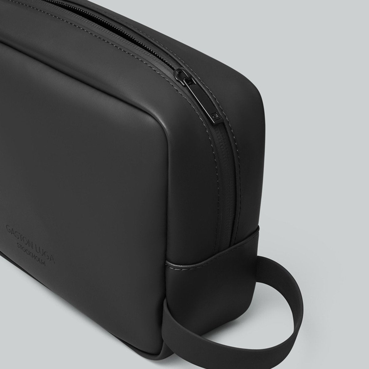 Gaston Luga Spläsh Toiletry Bag in Black - Getoutside Shoes
