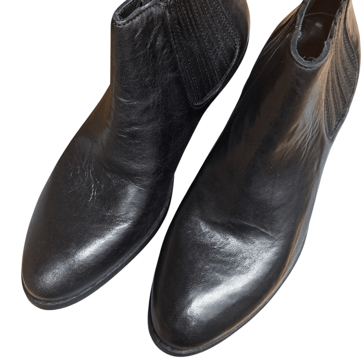Getoutside Women's Chelsea Heeled Boot in Black Leather - Getoutside Shoes