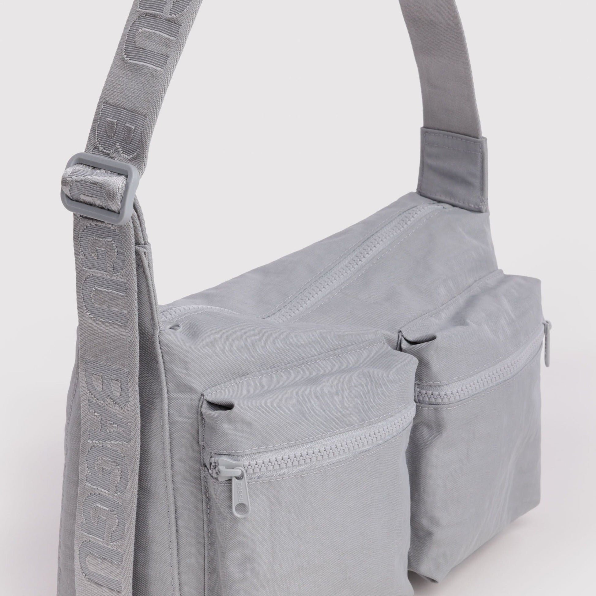 Baggu Medium Cargo Crossbody in Fog