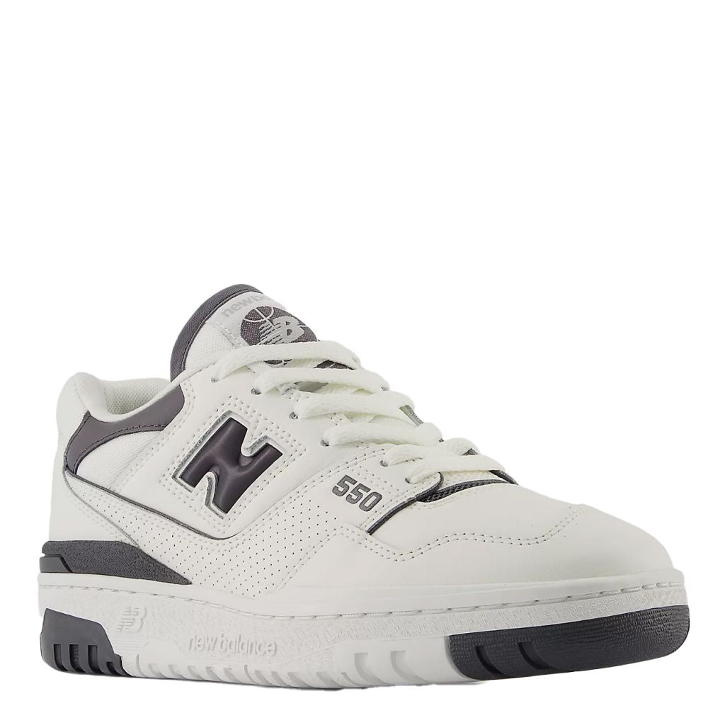 New Balance Women&#39;s 550 in Sea Salt with Magnet