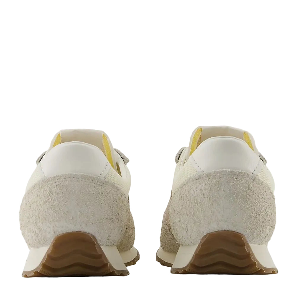 New Balance Women's 471 in Angora with Desert Clay