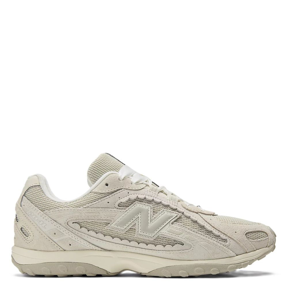 New Balance Women's 204L in Sea Salt with Linen - Getoutside Shoes