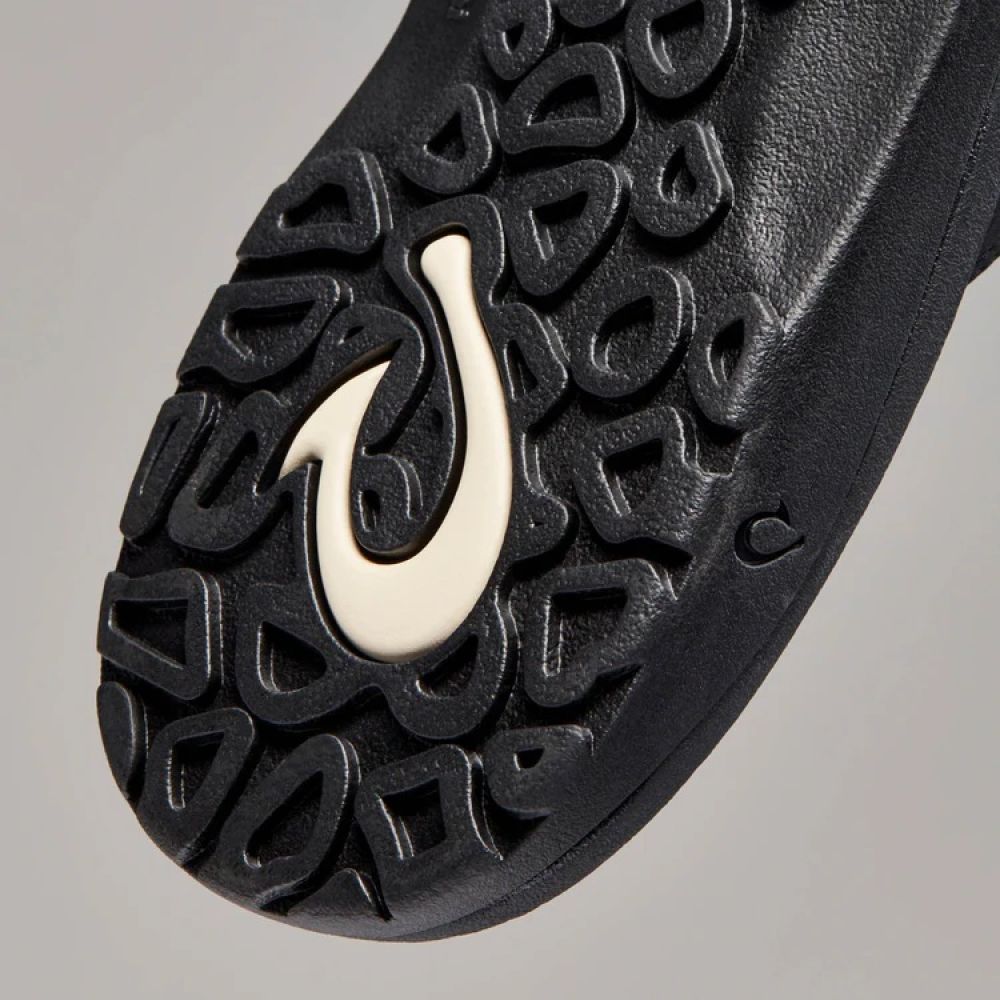 OluKai Men's ‘Ohana in Black - Getoutside Shoes