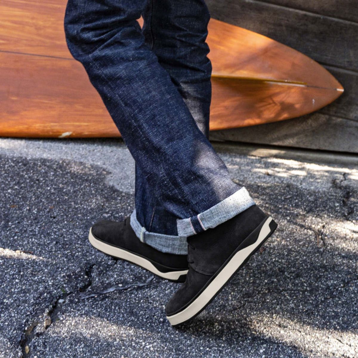 OluKai Men's Papakū 'Ili in Black - Getoutside Shoes