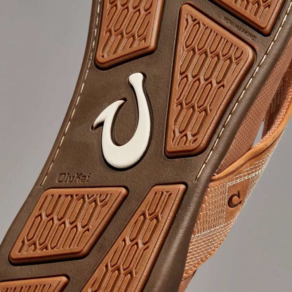 OluKai Men's Tuahine in Toffee - Getoutside Shoes