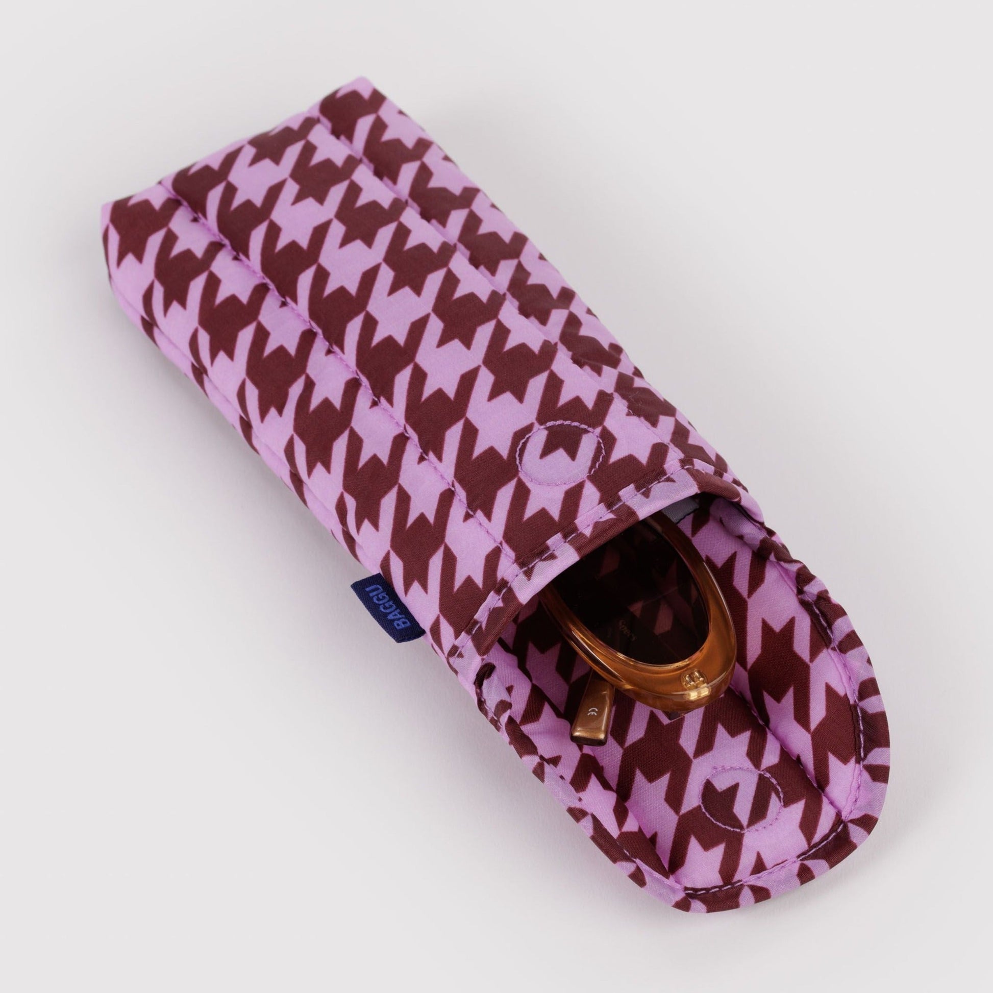 Baggu Puffy Glasses Sleeve in Pink Houndstooth