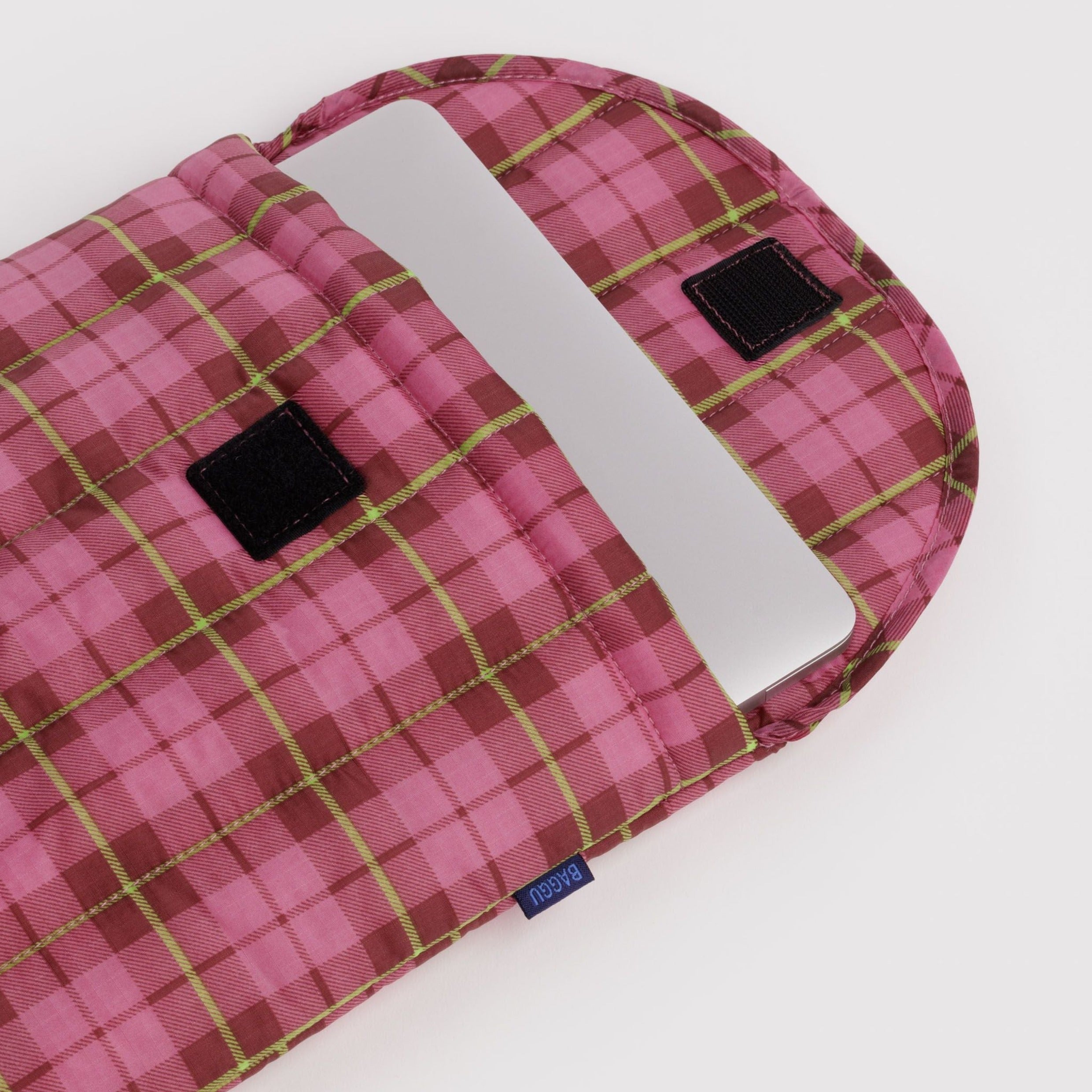 Baggu Puffy Laptop Sleeve 13"/14" in Azalea Pink Tartan