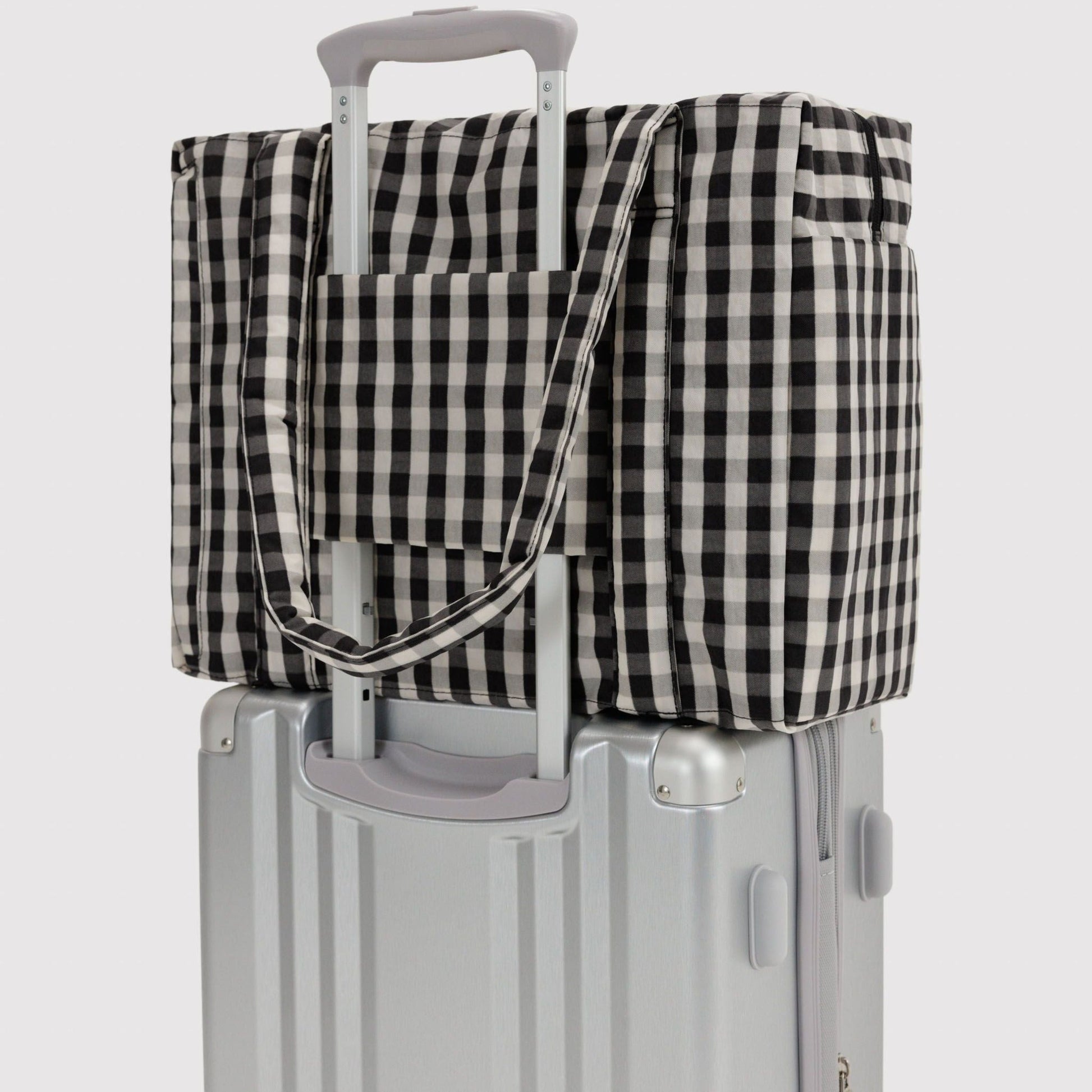Baggu Small Cloud Carry-On in Black And Cream Gingham