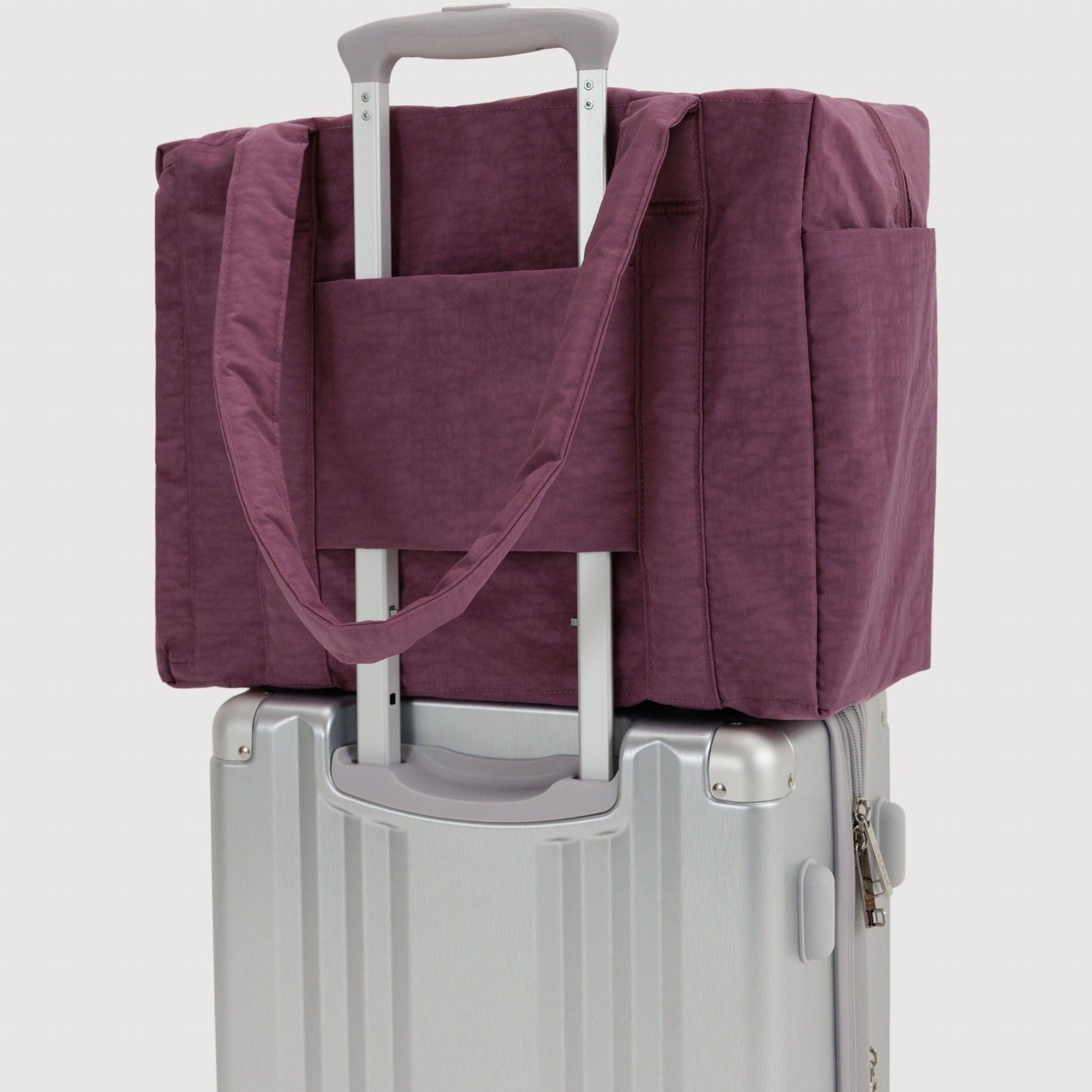 Baggu Small Cloud Carry-On in Wild Plum