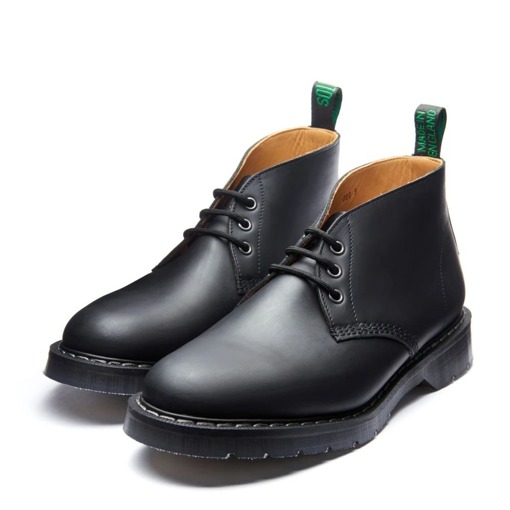 Solovair 3 Eye Chukka Boot in Black Greasy - Getoutside Shoes