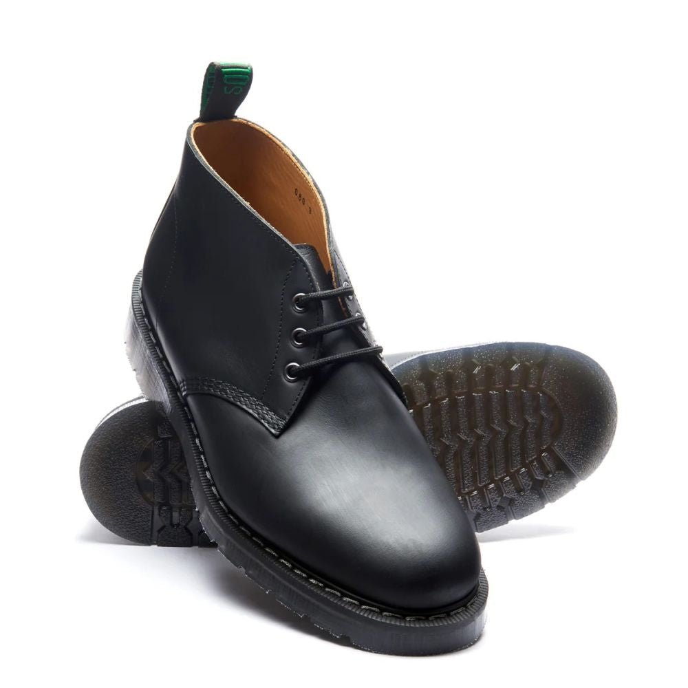 Solovair 3 Eye Chukka Boot in Black Greasy - Getoutside Shoes