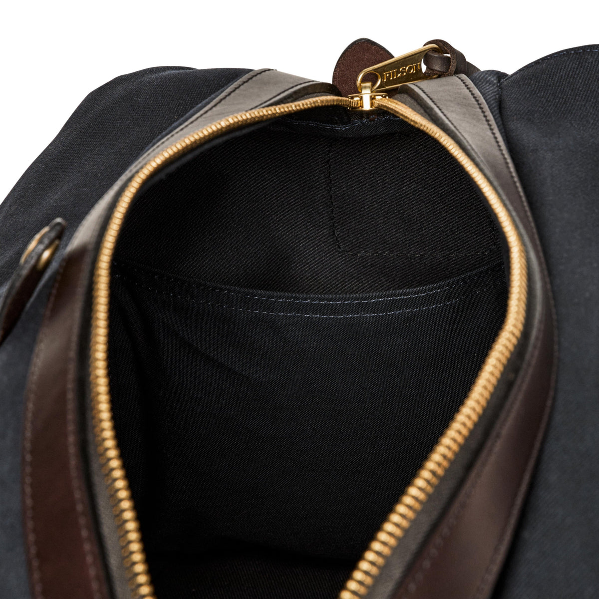 Filson Medium Rugged Twill Duffle Bag in Navy