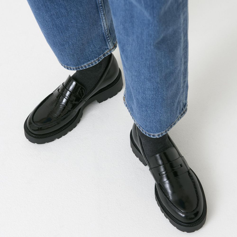 Vagabond Women's Kenova Loafer in Black Patent Leather