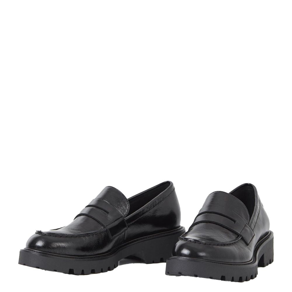 Vagabond Women's Kenova Loafer in Black Patent Leather
