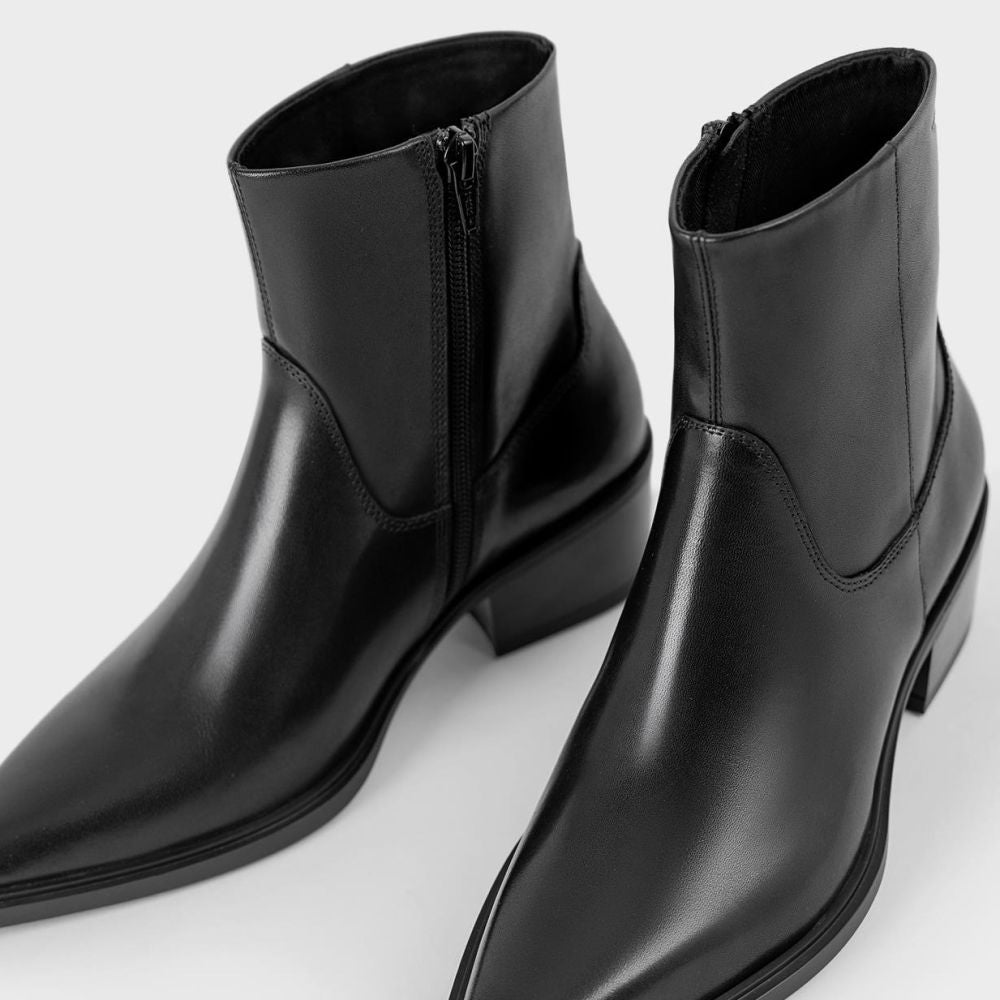 Vagabond Women's Kelsey Boots in Black Leather