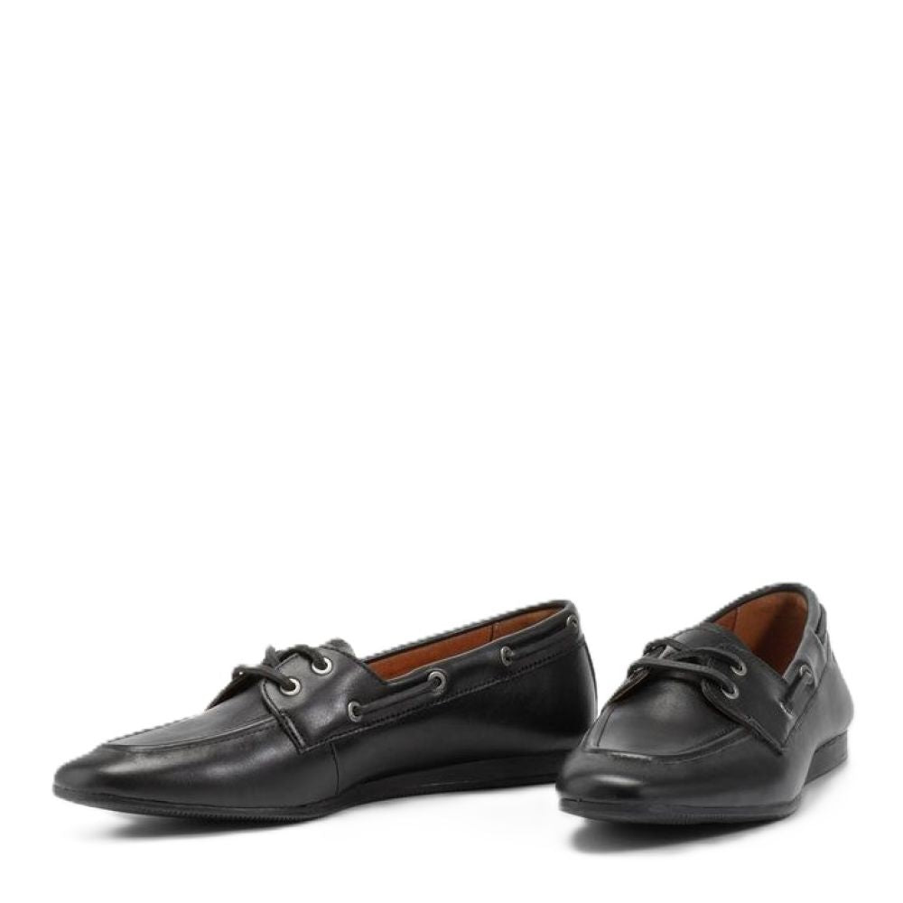 Vagabond Women's Hillary Boat Shoe in Black Leather