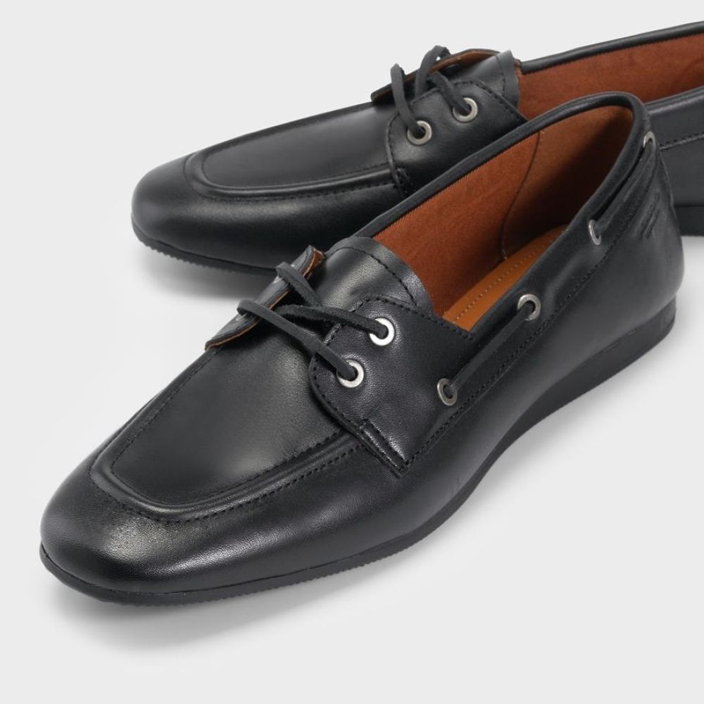 Vagabond Women's Hillary Boat Shoe in Black Leather