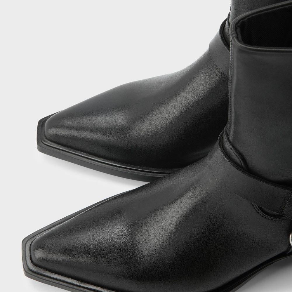 Vagabond Women's Kelsey Harness Boots in Black Leather