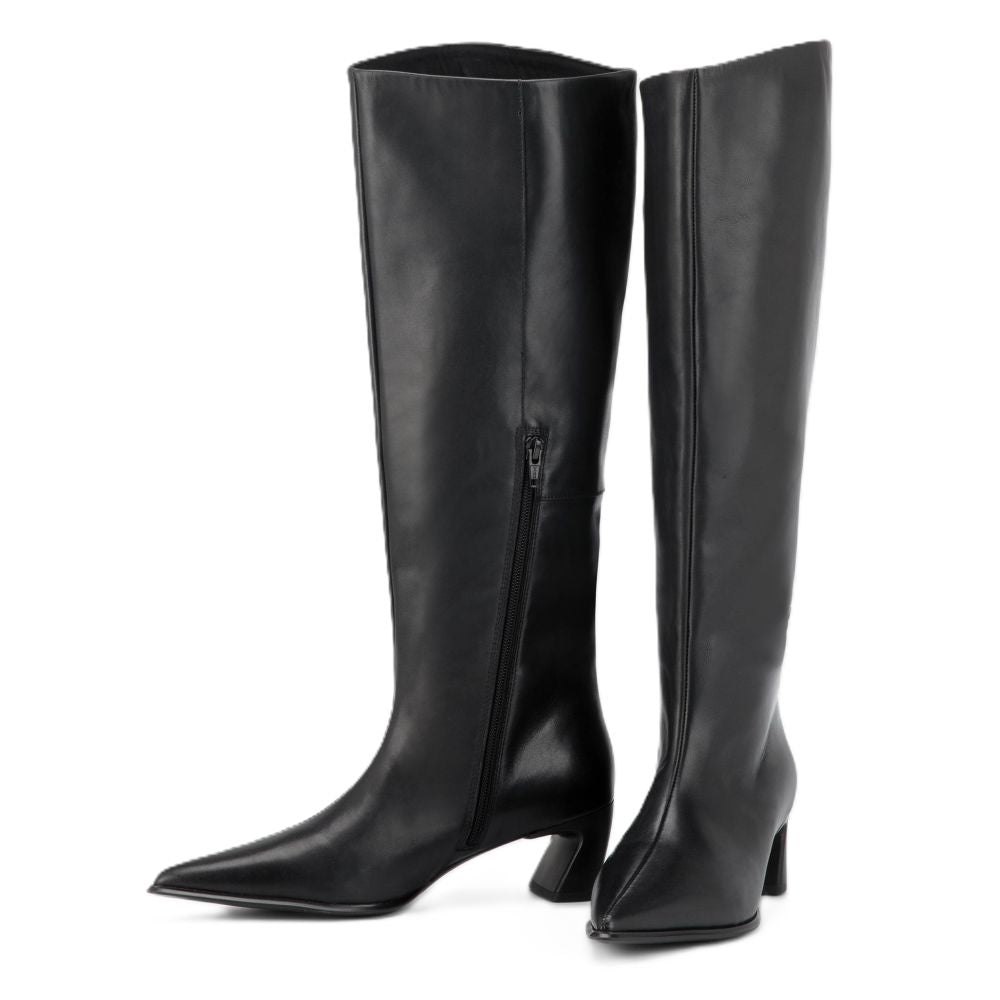 Vagabond Women's Ilona Boots in Black Leather