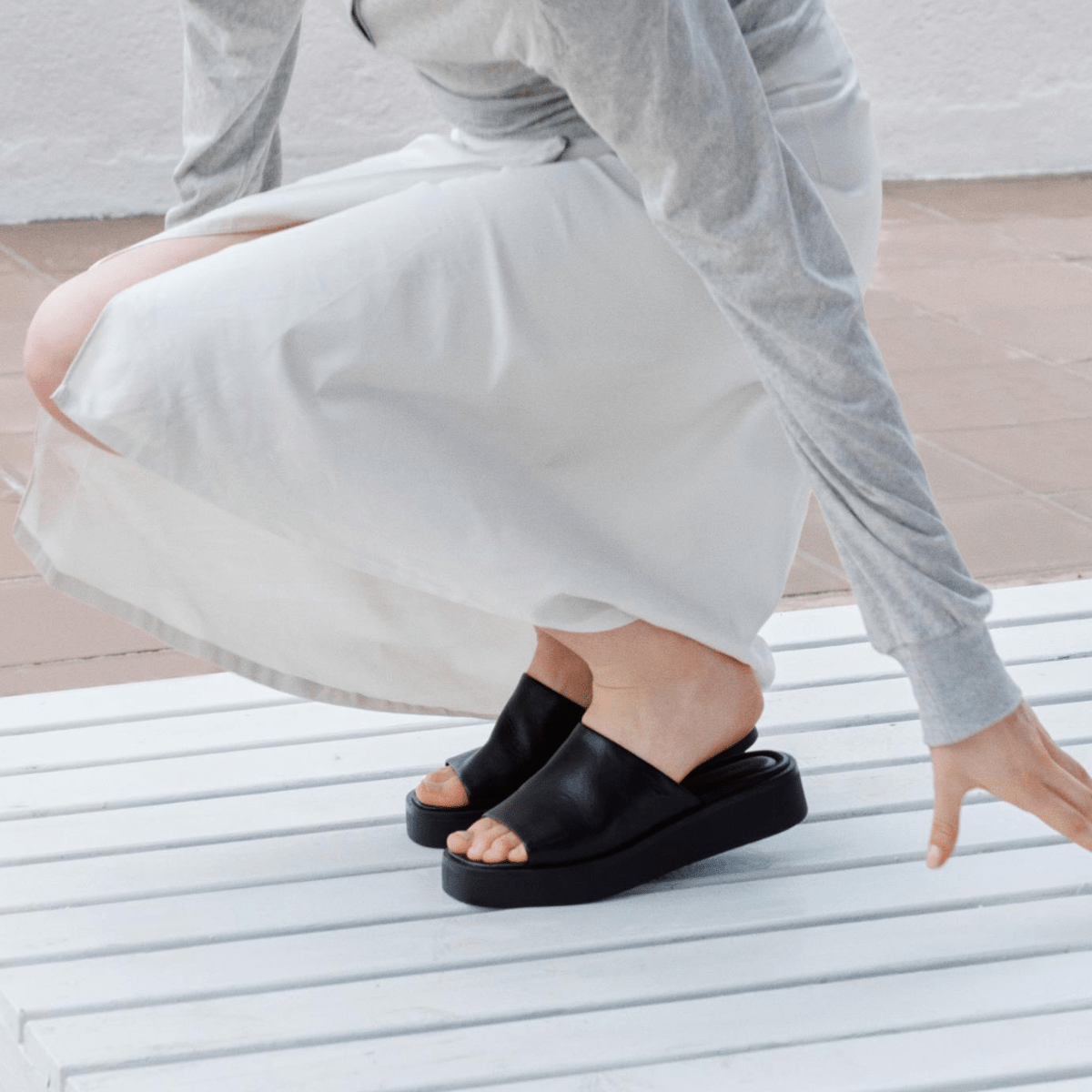 Vagabond Women's Danya Flatform Sandals in Black Leather - Getoutside Shoes