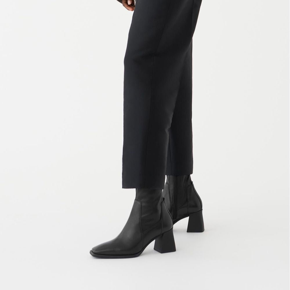 Vagabond Women's Hedda Stretch Boots in Black - Getoutside Shoes