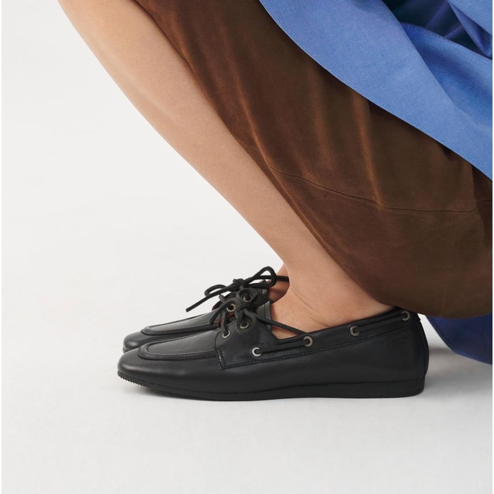 Vagabond Women's Hillary in Black Leather - Getoutside Shoes