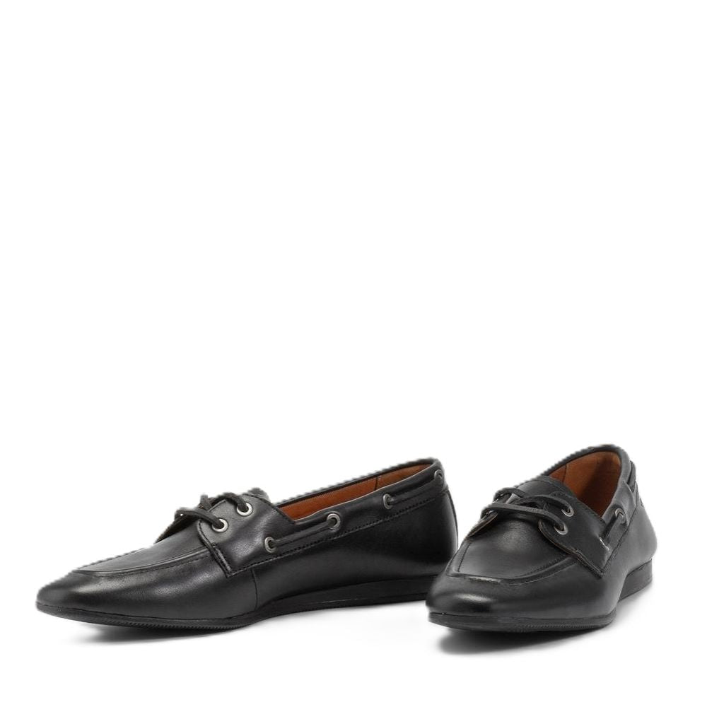 Vagabond Women's Hillary in Black Leather - Getoutside Shoes