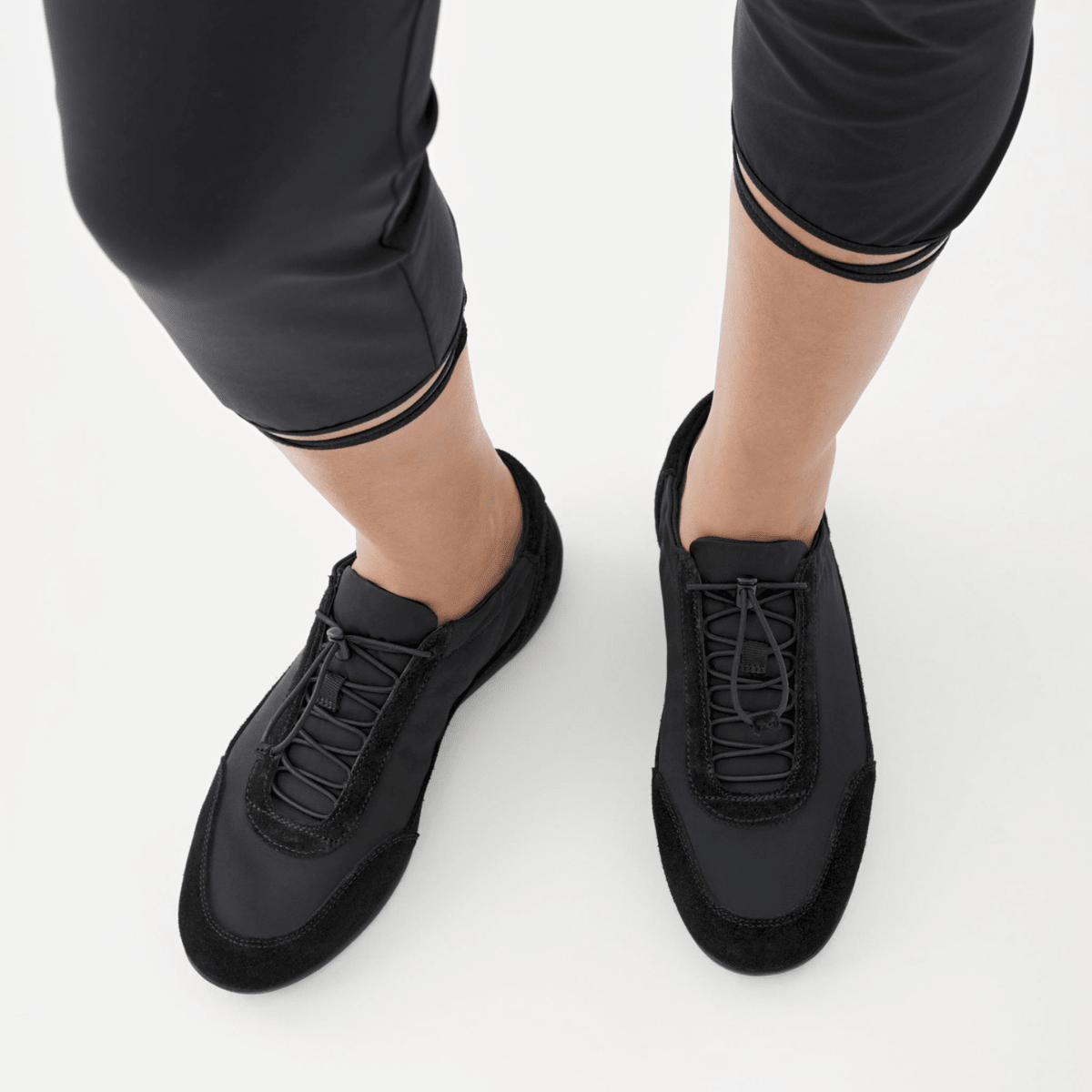 Vagabond Women's Hollie Sneakers in Black Suede/Textile - Getoutside Shoes