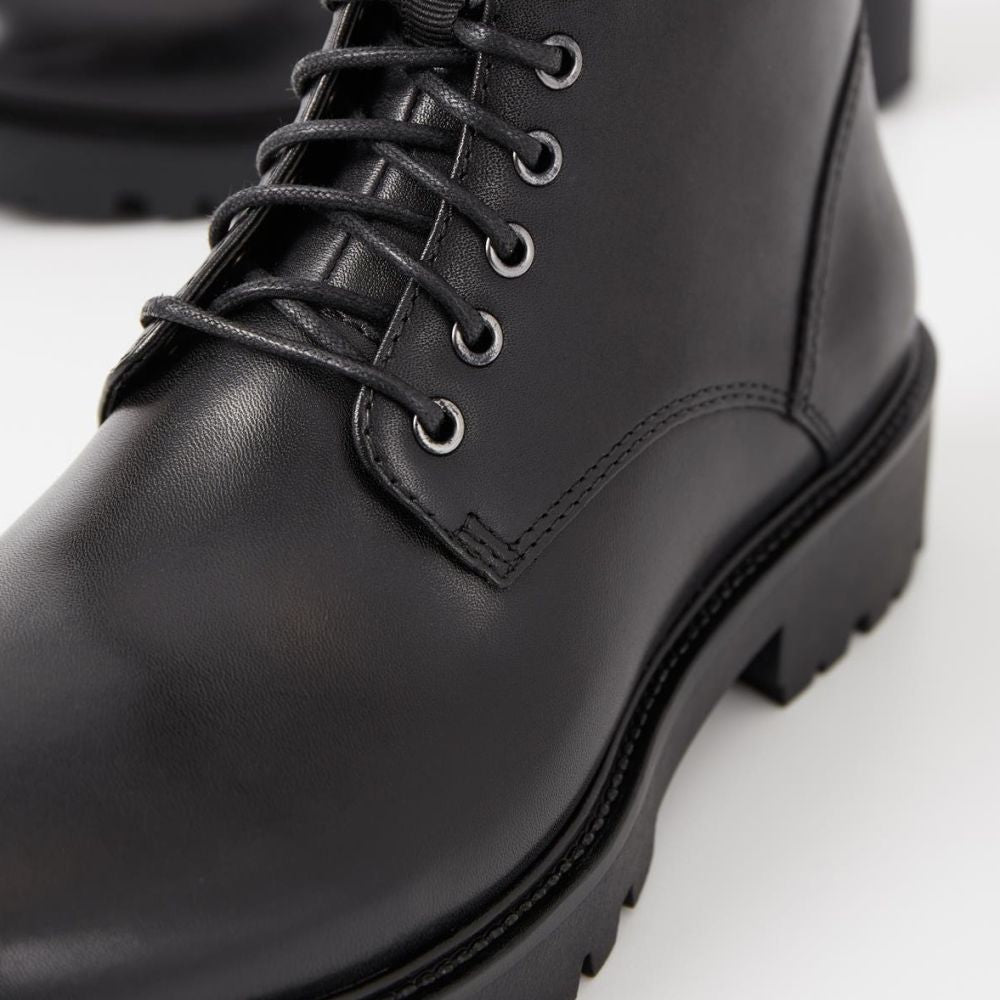 Vagabond Women's Kenova Boots in Black Leather - Getoutside Shoes