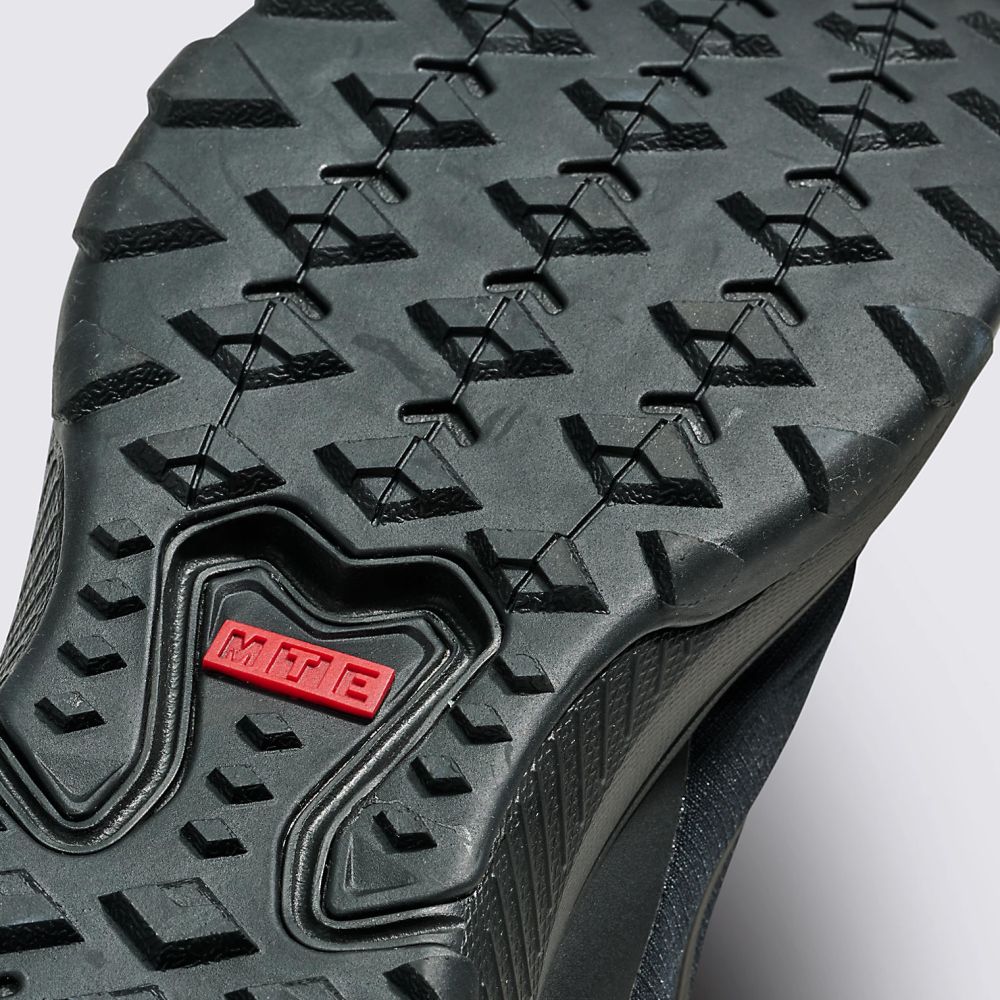 Vans Men's MTE Crosspath in Black/Black - Getoutside Shoes
